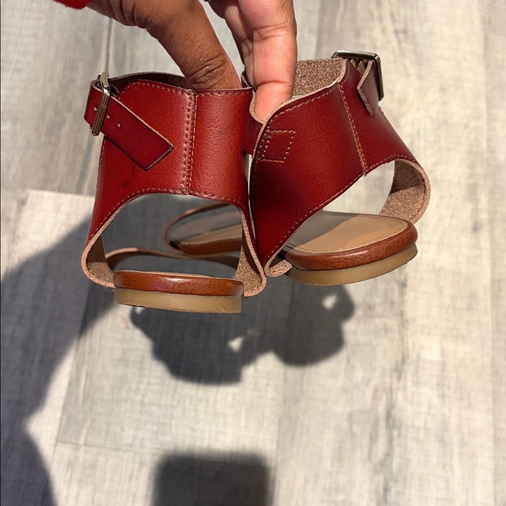 Women's Express Ankle-Strap Leather Flat Sandals - Picture 7 of 7